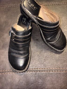 b.o.c. Born of Concept black clogs size 8